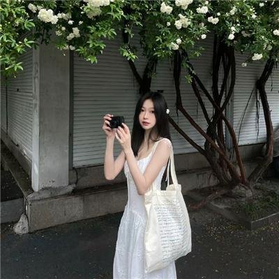 鲜花盛开的村庄